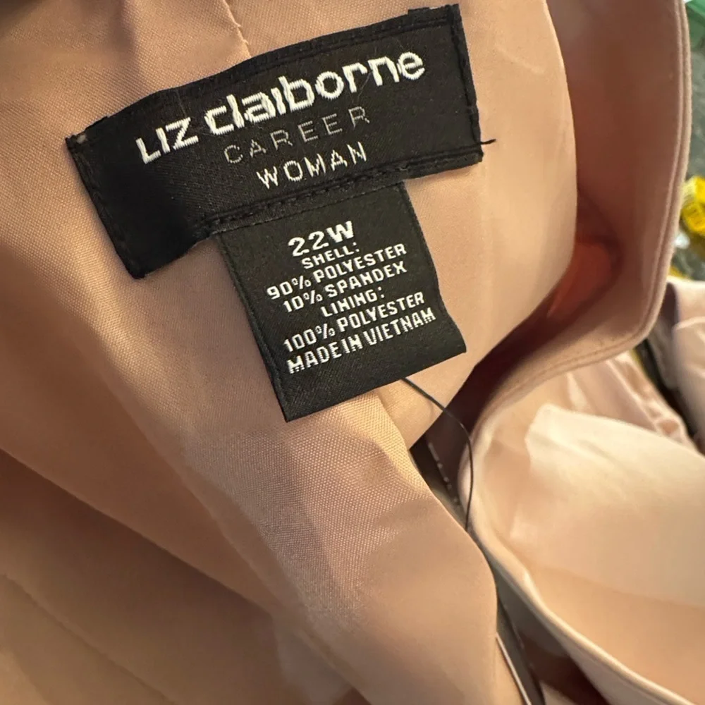 Liz Claiborne career woman Blush Blazer and slimming pants suit NWT 22W